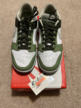 Load image into Gallery viewer, Nike Dunk Low (Preowned)
