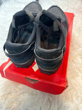 Load image into Gallery viewer, Women Nike Waffle Debut (Preowned)
