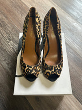 Load image into Gallery viewer, Nine West Heels
