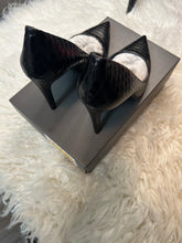 Load image into Gallery viewer, Vince Camuto Westin Shiny Snake Heels (New)
