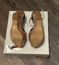 Load image into Gallery viewer, Preowned Jessica Simpson Wedges
