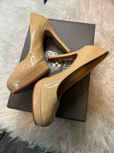 Load image into Gallery viewer, Vince Camuto Darling Heels (Brand New)
