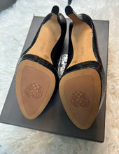 Load image into Gallery viewer, Vince Camuto Darling Heels (Brand New)
