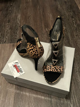 Load image into Gallery viewer, Jessica Simpson Heels
