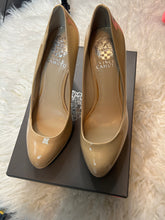 Load image into Gallery viewer, Vince Camuto Darling Heels (Brand New)
