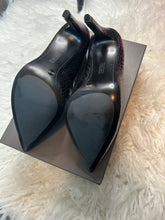 Load image into Gallery viewer, Vince Camuto Westin Shiny Snake Heels (New)
