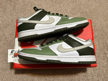 Load image into Gallery viewer, Nike Dunk Low (Preowned)
