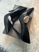 Load image into Gallery viewer, Vince Camuto Westin Shiny Snake Heels (New)
